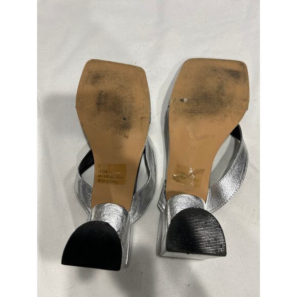 Pre Owned EGO Sandals Heel Height: 3.25" Platform: 0.25" Sliver Size 9 - Picture 7 of 7